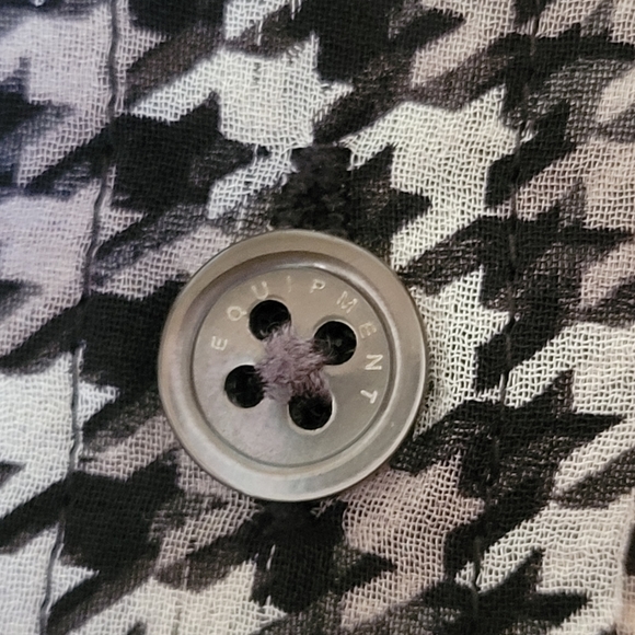 Equipment Grey Houndtooth Pure Silk Blouse - Picture 5 of 9